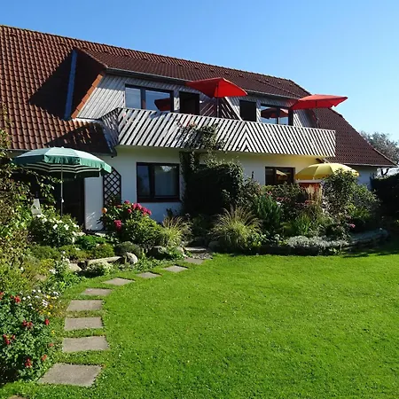 Gruene Idylle In Strandnaehe 아파트 Böhl