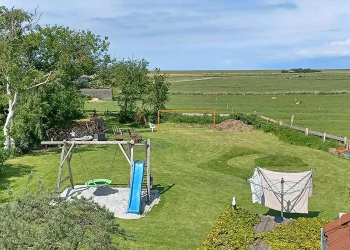 Gruene Idylle In Strandnaehe *
