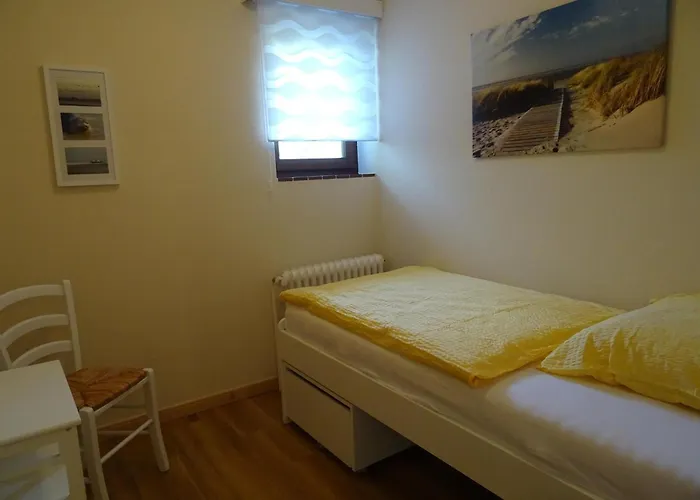 Gruene Idylle In Strandnaehe * Böhl